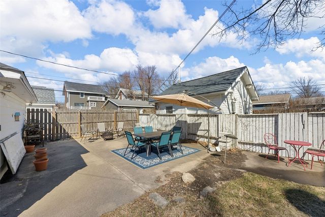 2300 4th Avenue SE, Cedar Rapids, IA 52403