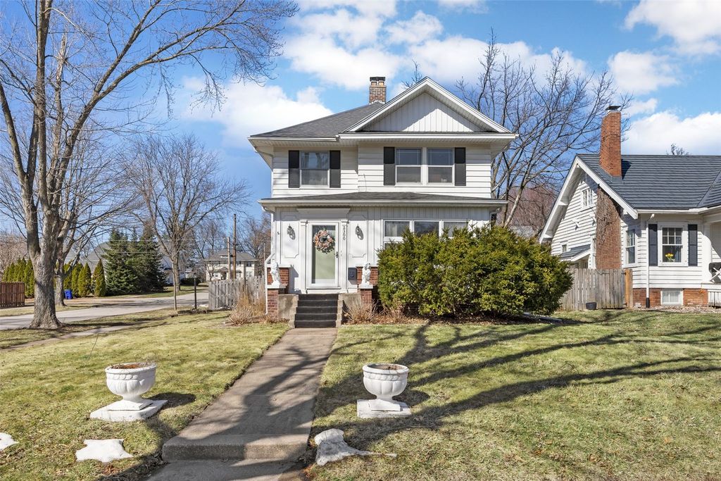 2300 4th Avenue SE, Cedar Rapids, IA 52403