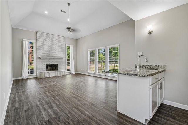 3951 FUN VALLEY DR, Memphis, TN 38125