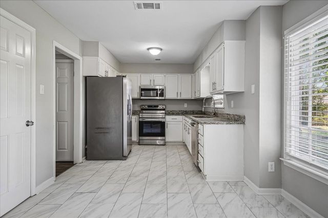 3951 FUN VALLEY DR, Memphis, TN 38125