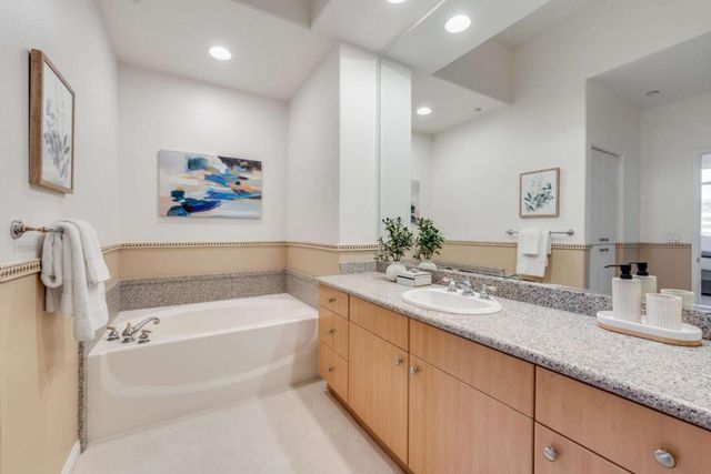 130 E San Fernando Street 25, San Jose, CA 95112