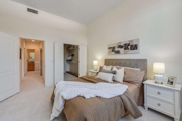 130 E San Fernando Street 25, San Jose, CA 95112