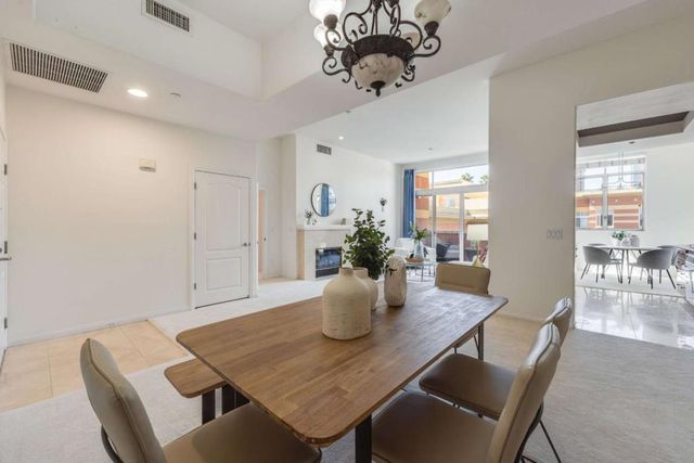 130 E San Fernando Street 25, San Jose, CA 95112