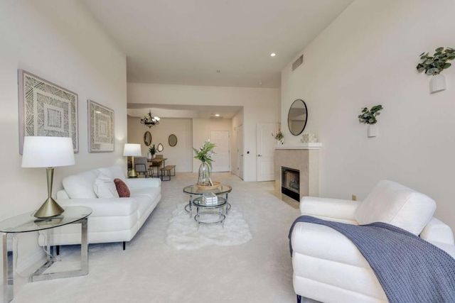 130 E San Fernando Street 25, San Jose, CA 95112
