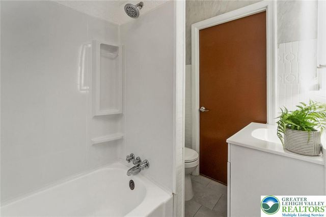 200 Church Street, Catasauqua Boro, PA 18032