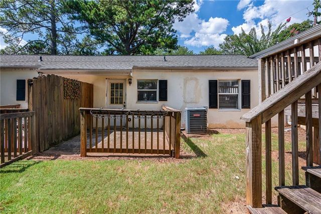 1515 Stone Gate Lane SE, Atlanta, GA 30317