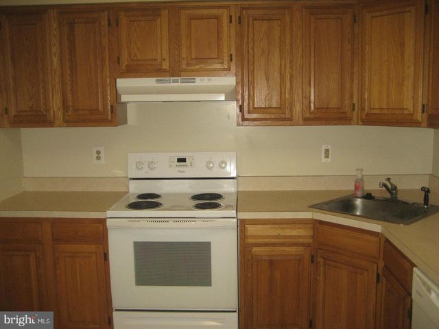 24 NEVILLE CT, Sewell, NJ 08080