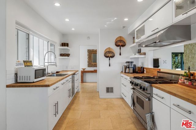 10123 Angelo View Drive, Beverly Hills, CA 90210