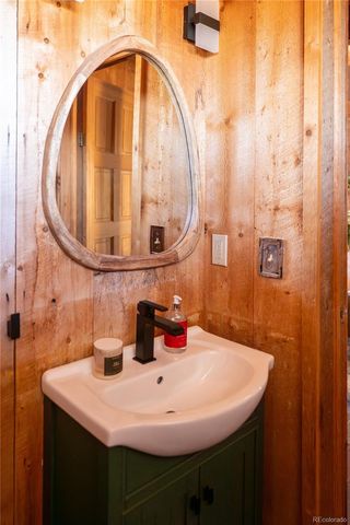 90 Peakview Road, Nederland, CO 80466
