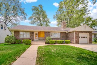 611 W Porter Avenue, Chesterton, IN 46304