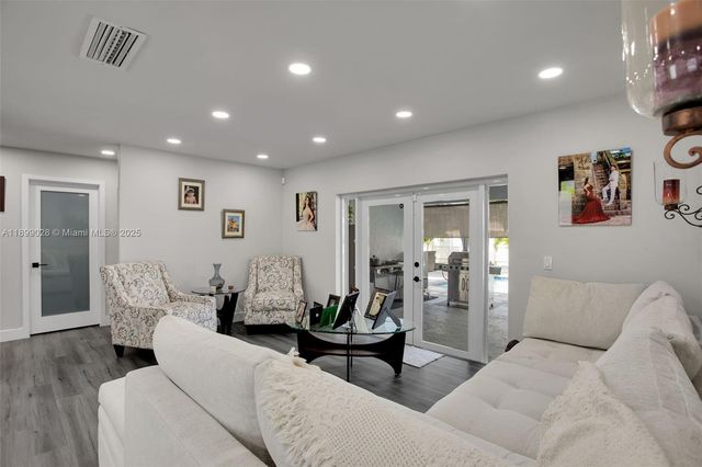 16922 SW 107th Pl, Miami, FL 33157