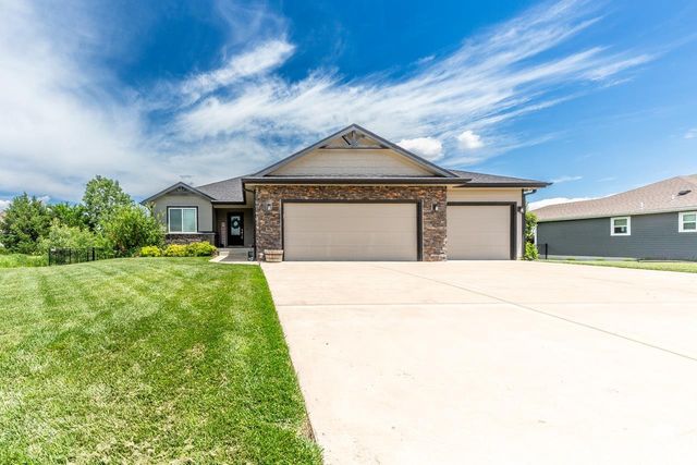 2526 Players Circle, Manhattan, KS 66502