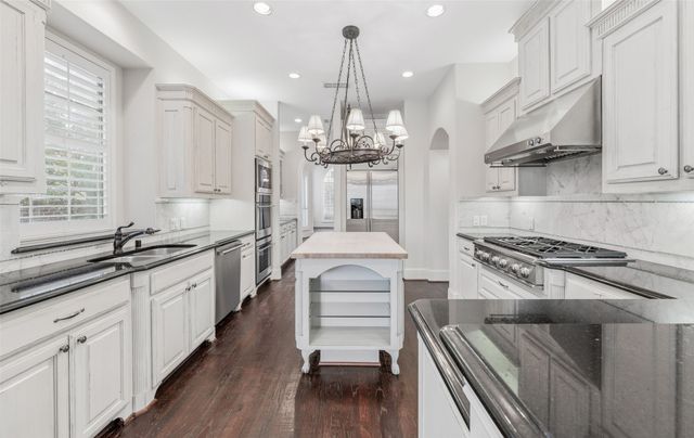 9131 Cochran Bluff Lane, Dallas, TX 75220