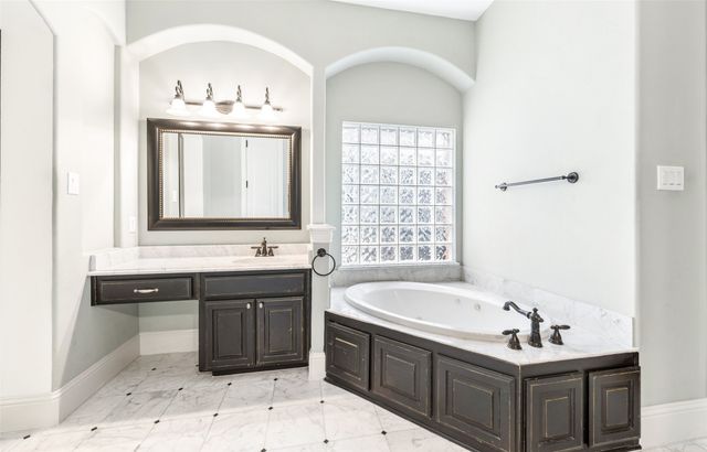 9131 Cochran Bluff Lane, Dallas, TX 75220