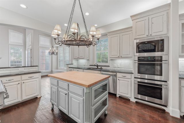 9131 Cochran Bluff Lane, Dallas, TX 75220