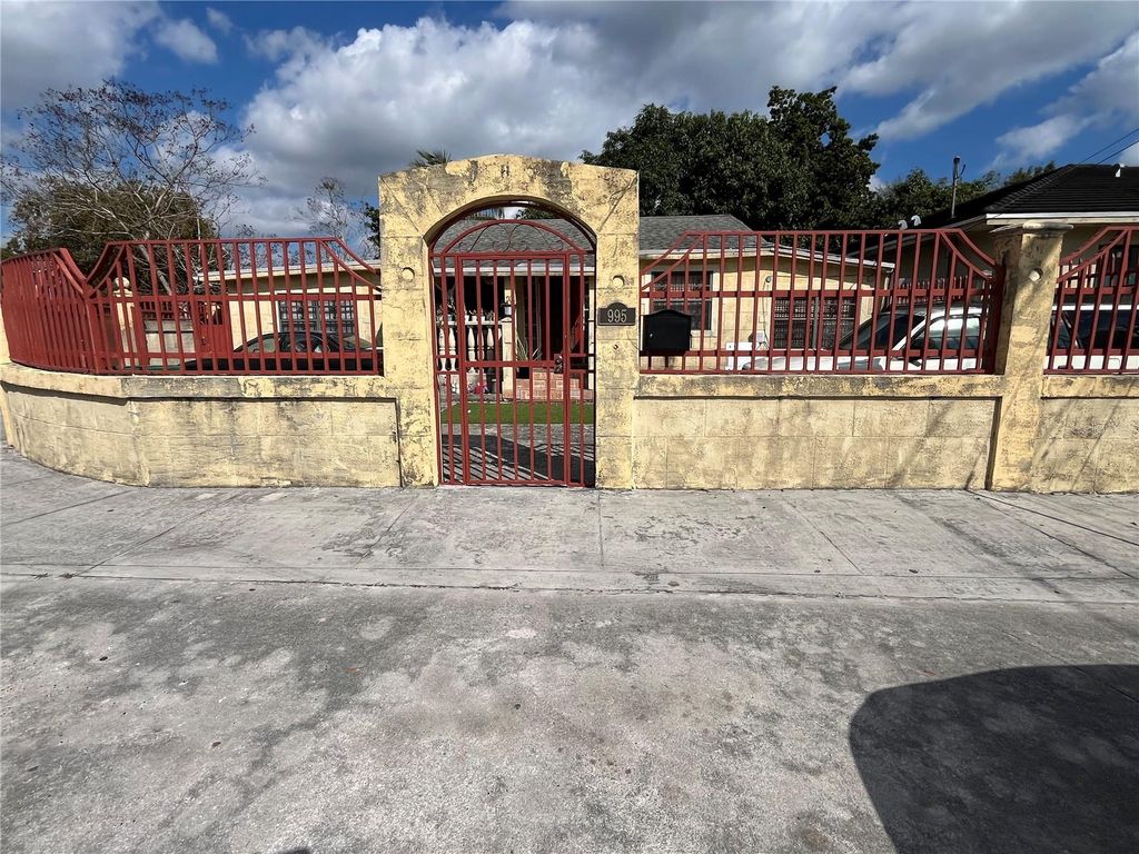 Image 2 of property listing at 995 NW 114TH STREET, Miami, FL 33168