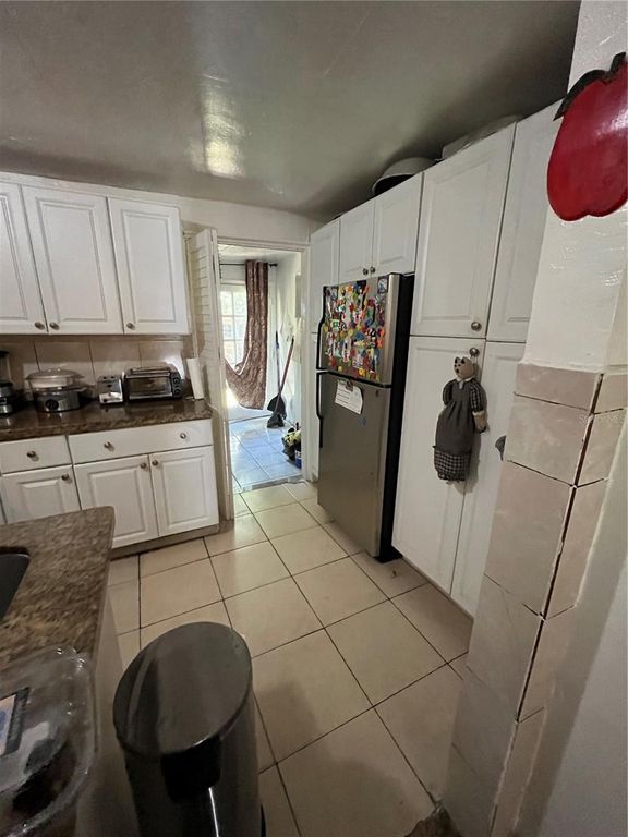 Image 18 of property listing at 995 NW 114TH STREET, Miami, FL 33168