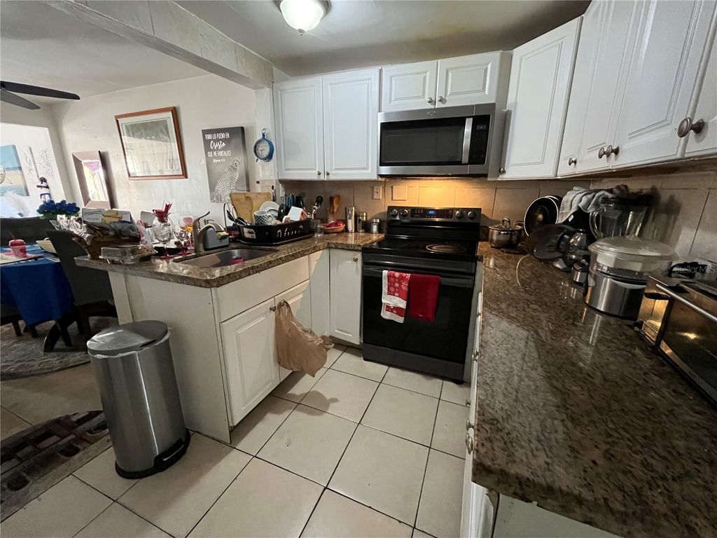 Image 19 of property listing at 995 NW 114TH STREET, Miami, FL 33168