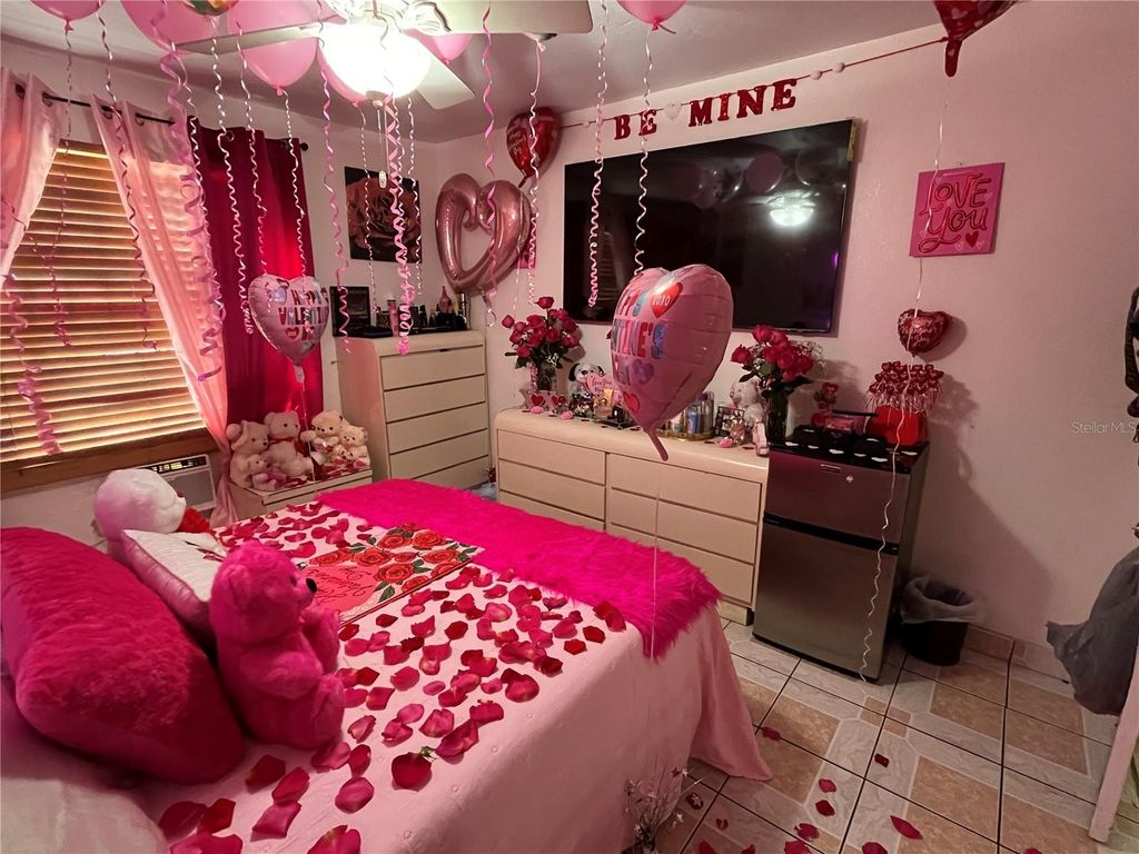 Image 23 of property listing at 995 NW 114TH STREET, Miami, FL 33168