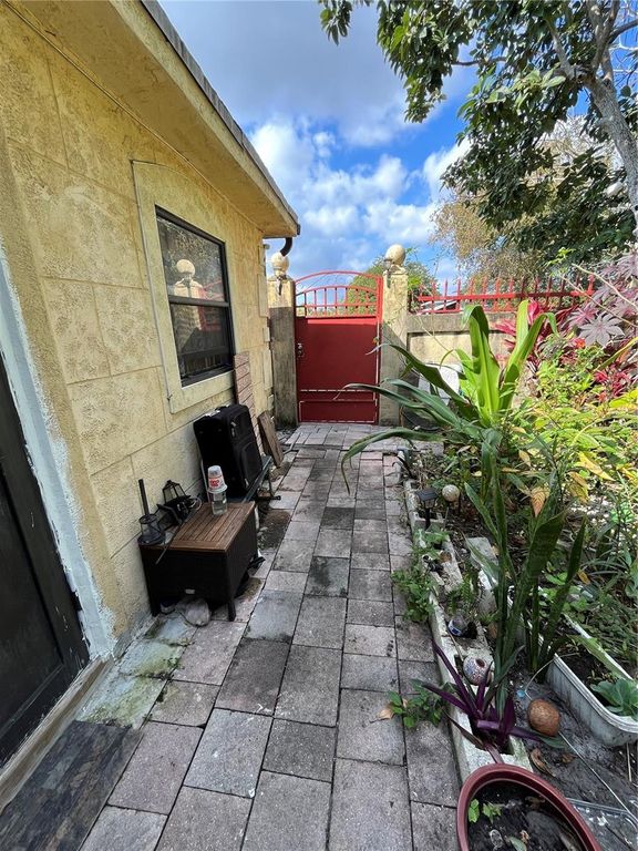 Image 38 of property listing at 995 NW 114TH STREET, Miami, FL 33168