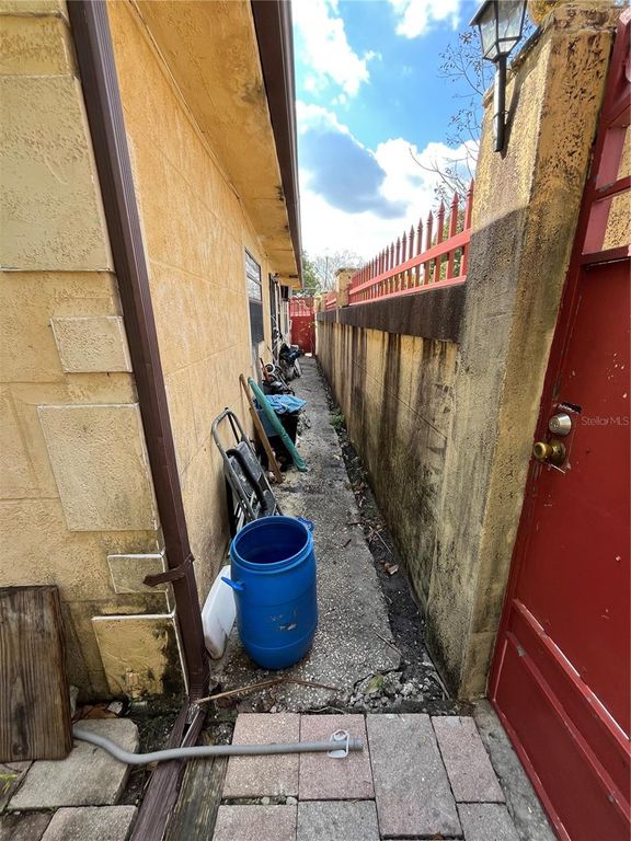 Image 40 of property listing at 995 NW 114TH STREET, Miami, FL 33168