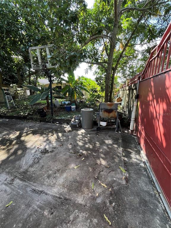 Image 57 of property listing at 995 NW 114TH STREET, Miami, FL 33168