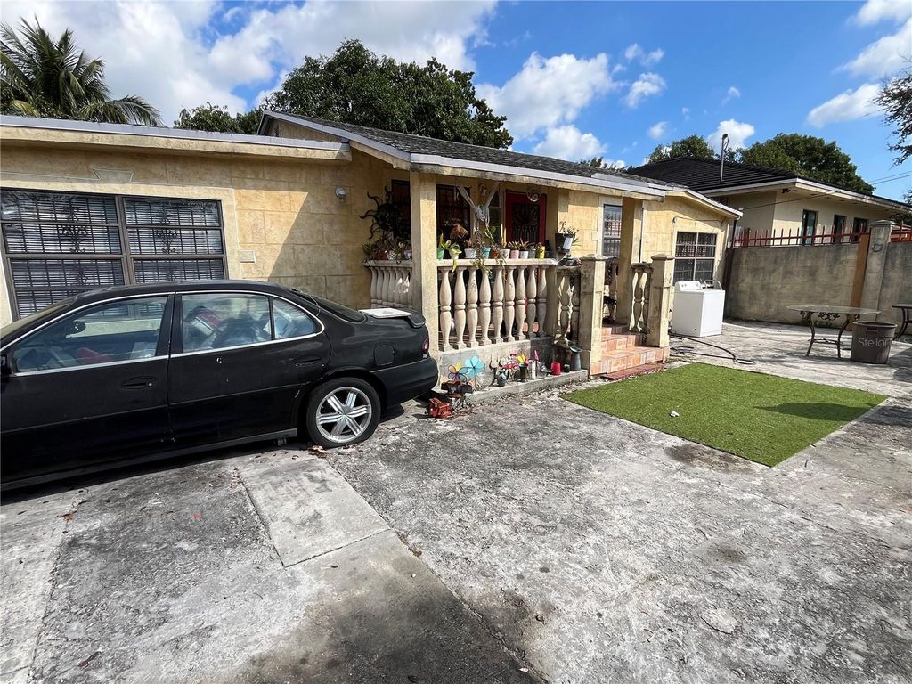 Image 8 of property listing at 995 NW 114TH STREET, Miami, FL 33168