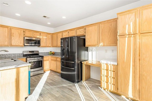 11563 Maywood Street, Victorville, CA 92392