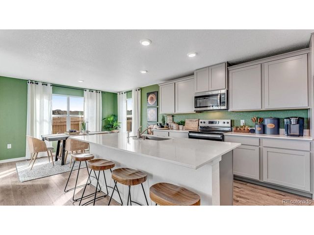 825 Trumpet Ln, Windsor, CO 80550