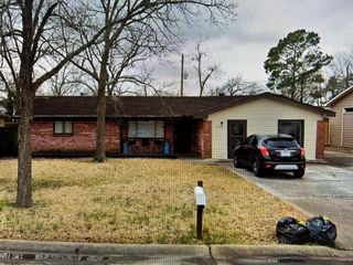 930 S Utah Street, La Porte, TX 77571