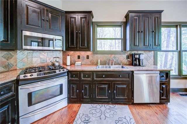 558 Deans Drive, Dawsonville, GA 30534