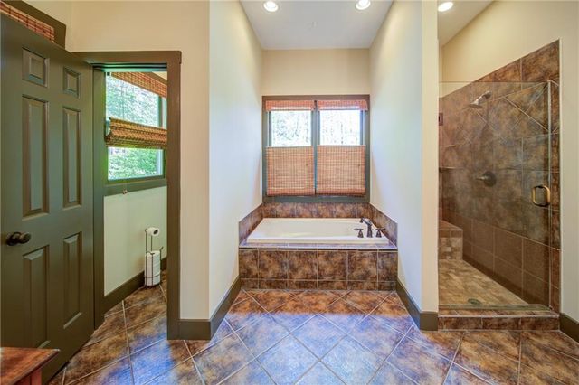 558 Deans Drive, Dawsonville, GA 30534