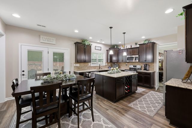 121 Waterside Drive, Georgetown, KY 40324