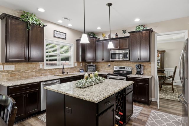 121 Waterside Drive, Georgetown, KY 40324
