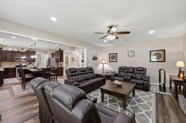 121 Waterside Drive, Georgetown, KY 40324