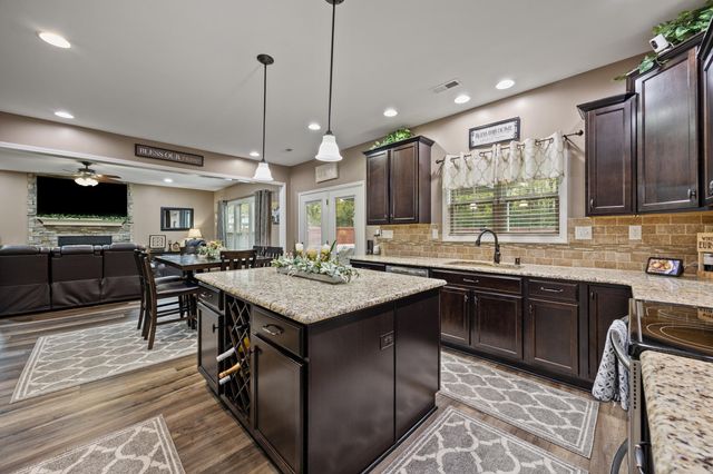 121 Waterside Drive, Georgetown, KY 40324