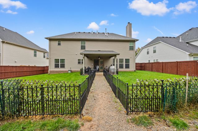 121 Waterside Drive, Georgetown, KY 40324