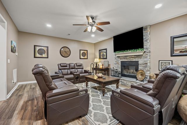 121 Waterside Drive, Georgetown, KY 40324