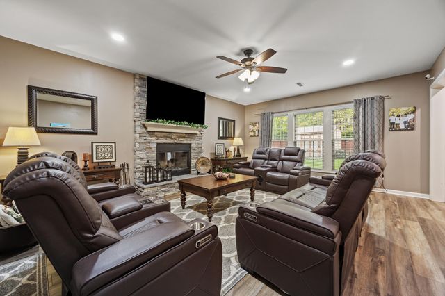 121 Waterside Drive, Georgetown, KY 40324