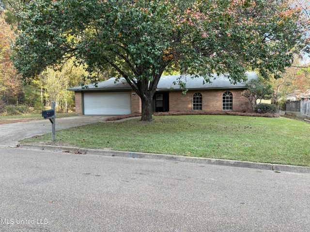 408 Hollyberry Drive, Clinton, MS 39056