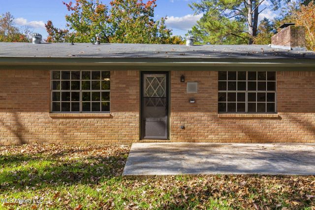 408 Hollyberry Drive, Clinton, MS 39056