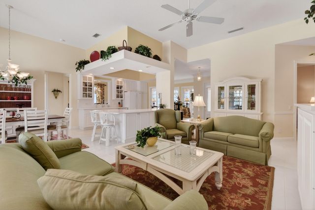 8681 SE Nicolete Lane, Hobe Sound, FL 33455