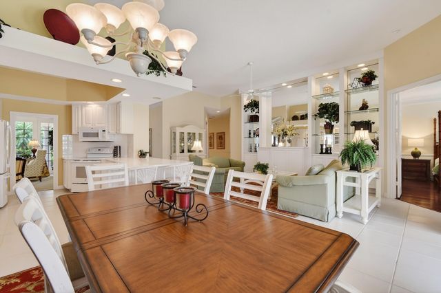 8681 SE Nicolete Lane, Hobe Sound, FL 33455