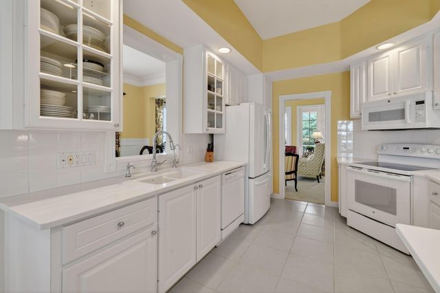 8681 SE Nicolete Lane, Hobe Sound, FL 33455