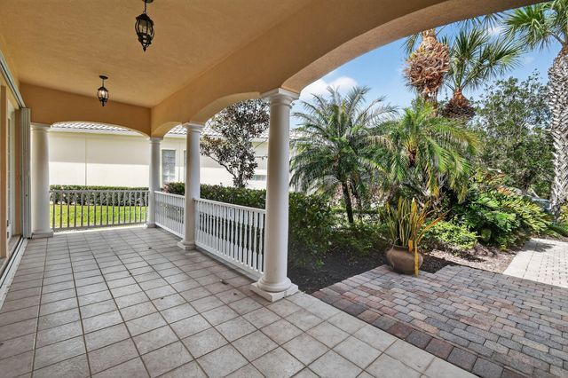 8681 SE Nicolete Lane, Hobe Sound, FL 33455