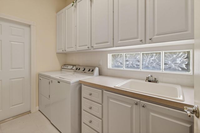 8681 SE Nicolete Lane, Hobe Sound, FL 33455