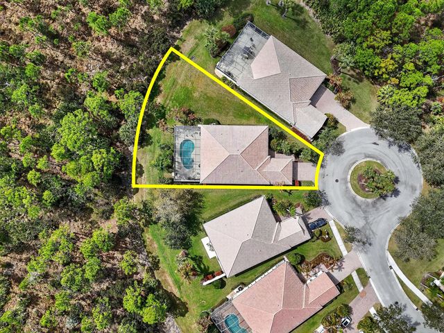 8681 SE Nicolete Lane, Hobe Sound, FL 33455