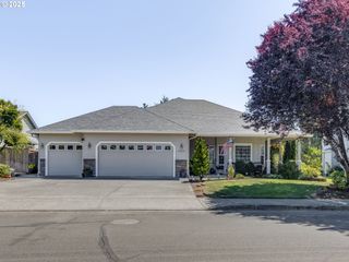 1506 E HERITAGE Loop, La Center, WA 98629