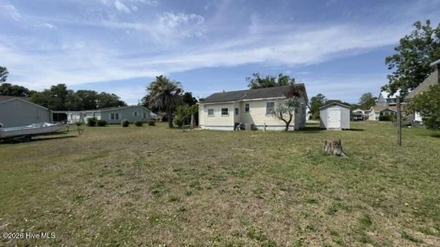 413 Spartanburg Avenue, Carolina Beach, NC 28428