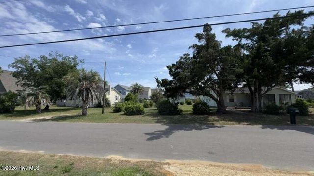413 Spartanburg Avenue, Carolina Beach, NC 28428